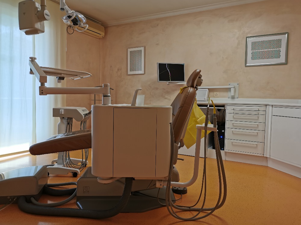 Behandlungszimmer 2, Zahnarztpraxis Zahn und Biss, Dr. med. dent. Emilia Velea, 3063 Ittigen